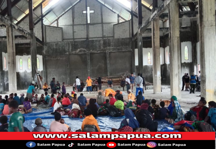 Gunakan Truk TNI, Warga Bibida Mengungsi Ke Gereja Akibat Teror