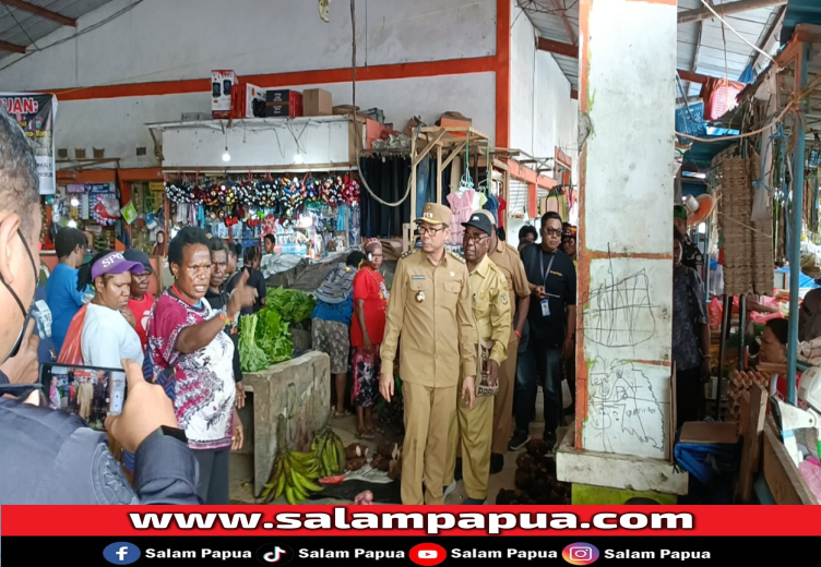 Jualan Terhambat Pedagang Lain Dan Pangkalan Ojek, Mama-Mama OAP Mengadu Ke Pj Bupati