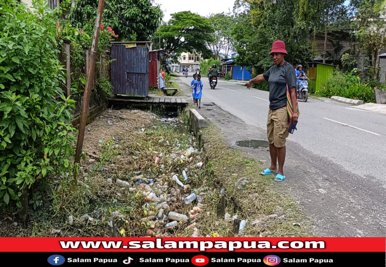 Bebas Dari Genangan Air, Warga Kwamki Minta Warga Makarena Izinkan PUPR Keruk Selokannya