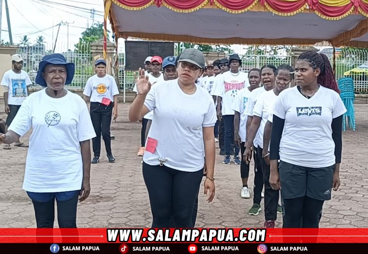 Salah satu tim gerak jalan saat mulai mengikuti kejuaraan (salampapua.com/Acik)