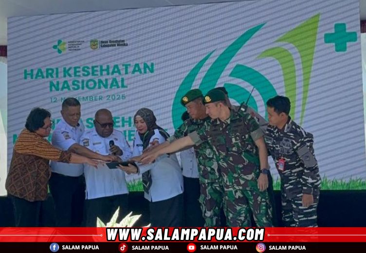 Launching MCU Gratis oleh Wakil Bupati Mimika Emanuel Kemong, didampingi Kadinkes Mimika Reynold Ubra dan para undangan (salampapua.com/Evita)