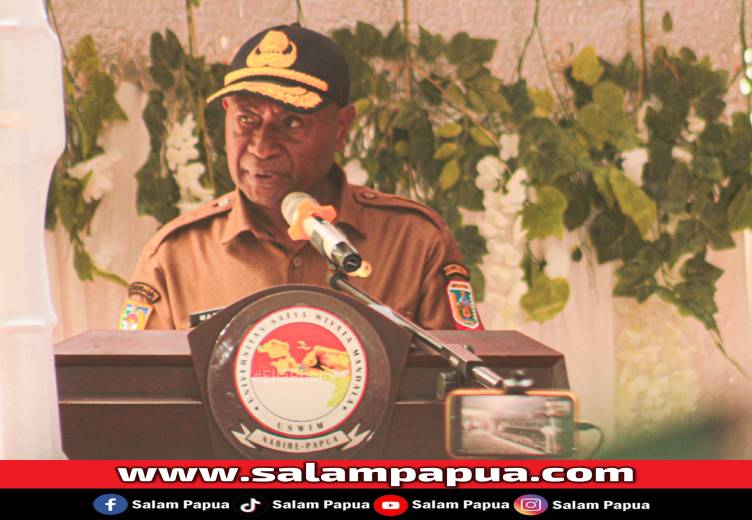 Wisuda Uswim Nabire, Pemprov Ajak 402 Lulusan Jadi SDM Berdaya Saing