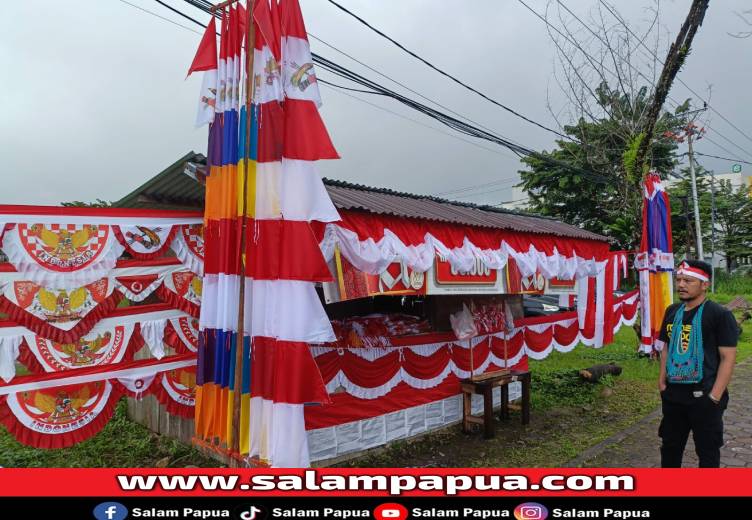 Jelang HUT RI Ke-80, Ornamen Merah Putih Mulai Dijual Di Timika