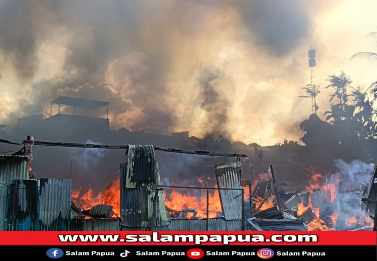 Kebakaran Hebat Hanguskan Belasan Rumah Warga Di Jalan Ki Hadjar Dewantara Timika