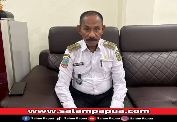 Distrik Miru Pekerjakan 24 Petugas Kebersihan, Masyarakat Diimbau Jaga Lingkungan