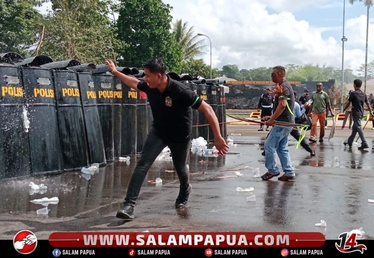 Siaga Setiap Saat, Polda Papua Tengah Gelar Simulasi Penanganan Unjuk Rasa Ricuh Di Mimika