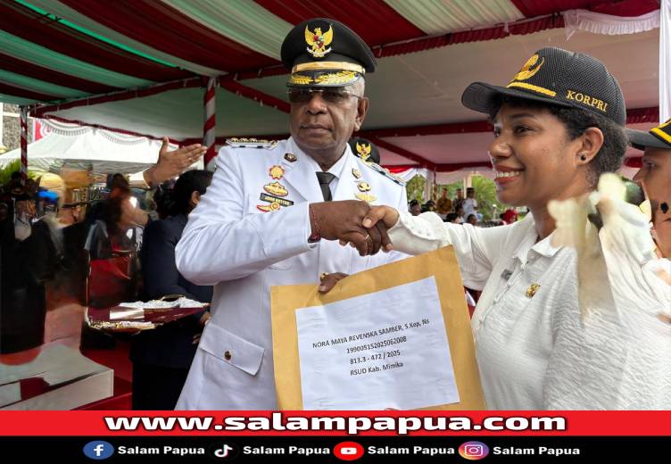 Bupati Mimika Serahkan SK CPNS Kepada 538 Orang Pada HUT Ke-80 RI