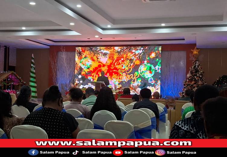 Ibadah Natal Keret Waromi Mimika, Pdt. Lewi Sawor Tekankan Tiga Hal Penting Dalam Keluarga