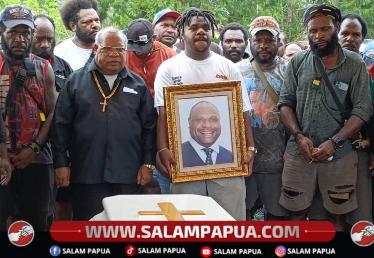 Eltinus Omaleng Berikan Penghormatan Terakhir, Iringi Pemakaman Putranya Alexander