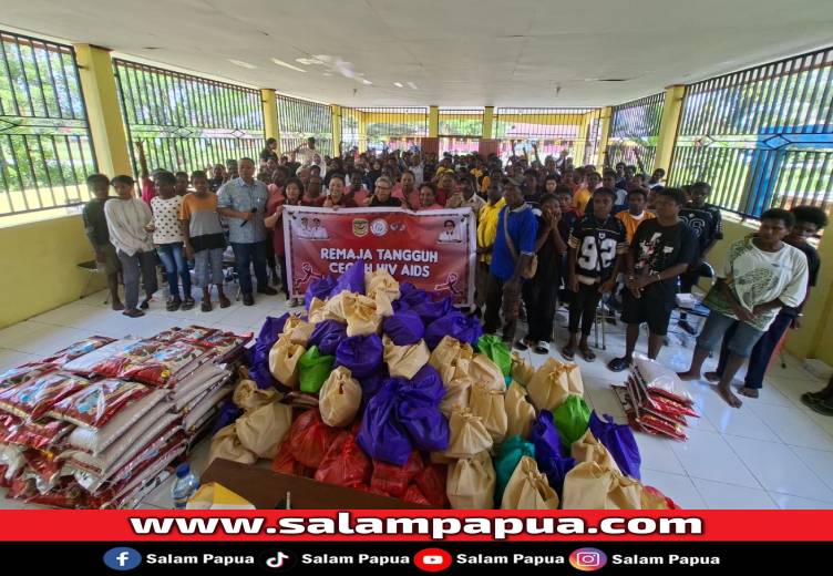 Yayasan Melati Peduli Timika Dan Dinsos Mimika Sosialisasi HIV-AIDS Di Kampung Mware, Bagikan 180 Paket Natal