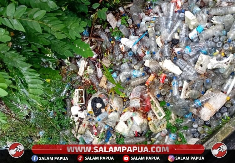 Sampah Menumpuk Di Kali, Rumah Warga Jalan Mengantar Terendam Banjir
