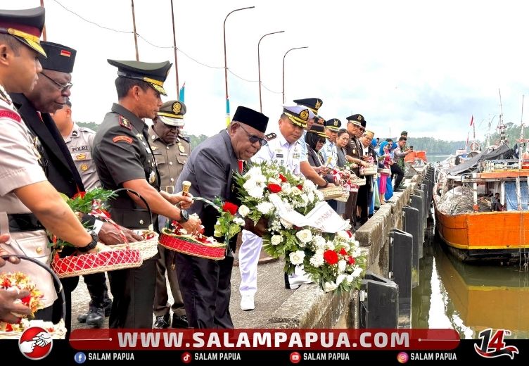 Maknai HUT Ke-81 RI, Wakil Bupati Mimika Pimpin Upacara Tabur Bunga Di Poumako