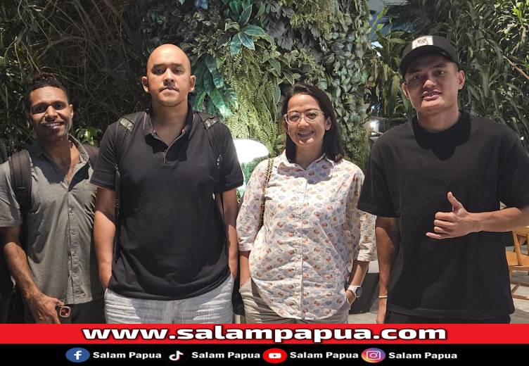 Momen Inspiratif: Pemain Persebaya Didikan WBFC Mimika Dan Tokoh Muda Papua Bertemu Di Surabaya