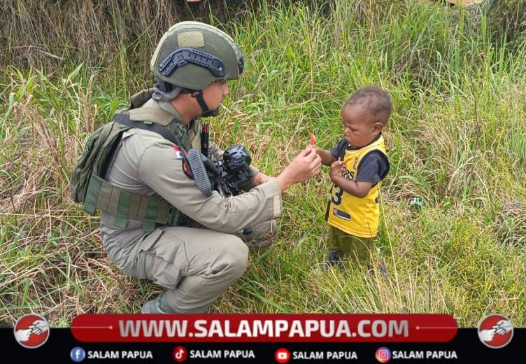 Patroli Satgas Ops Damai Cartenz Di Intan Jaya, Perkuat Interaksi Dengan Warga Sugapa