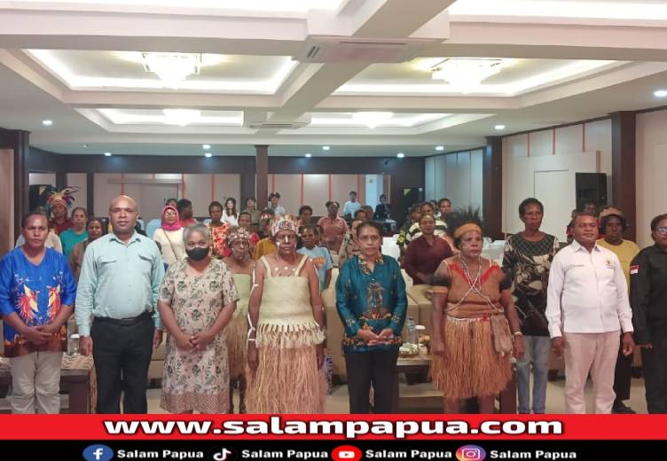 Sanggar Suku Amungme Dan Kamoro Ikuti Pelatihan Kewirausahaan Bersama Pokja Perempuan MRP Papua Tengah
