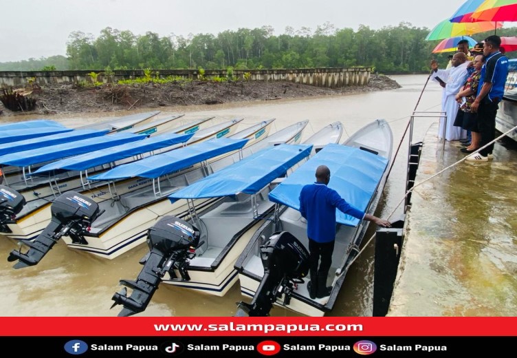 YPMAK Bantu 50 Perahu Fiber Dan Dua Unit Bangunan Pasar Bagi Masyarakat Pesisir Mimika