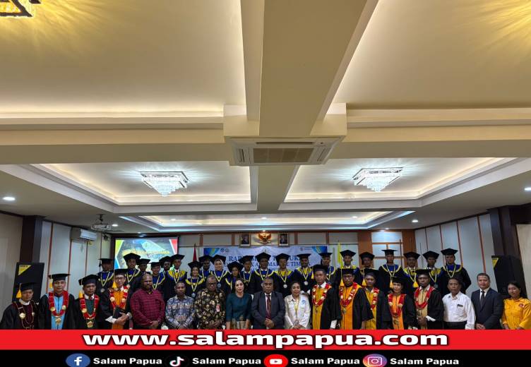 Politeknik Amamapare Timika Wisuda 48 Mahasiswa