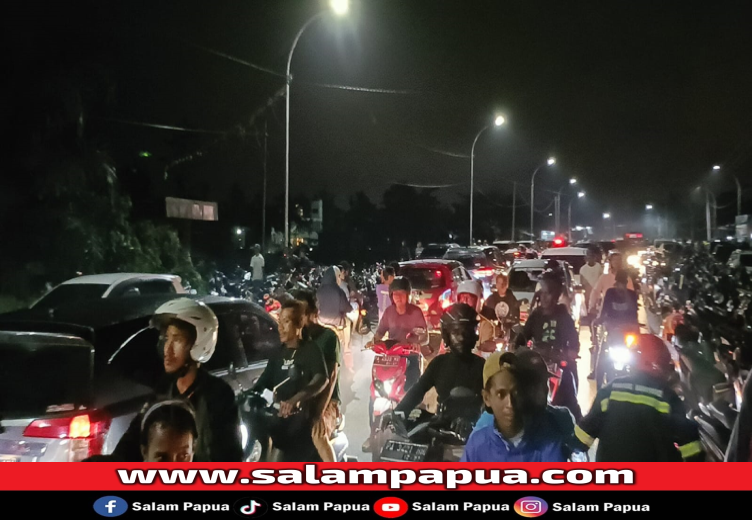 Jalan WR Soepratman Mendadak Macet Total Saat Malam Peluncuran Tahapan Pilkada Di Mimika