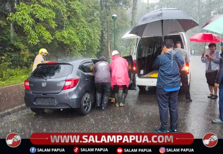 Mayat Pria Ditemukan Dalam Mobil Brio Di Sekitar Alun-Alun Kuala Kencana