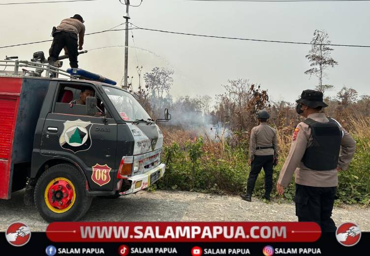 Asap Karhutla Selimuti Nabire, Polisi Turun Padamkan Api Hingga Imbau Warga Pakai Masker