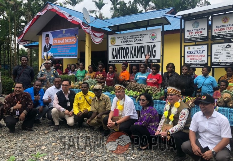 Memastikan Percepatan Pembangunan Papua, Kemenko PMK Kunjungi Kampung Damai Di Kwamki Narama Mimika