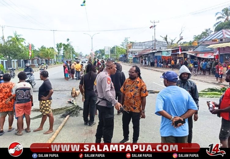 Warga Kembali Blokade Jalan Di SP2, Tuntut Pemkab, BPN, Dan PN Timika Turun Langsung
