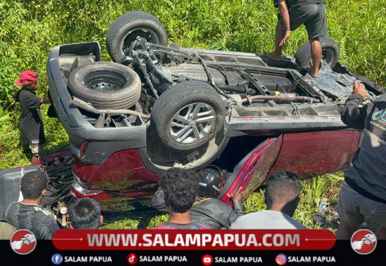 Mobil Daihatsu Terios Merah Terbalik Di Jalan Irigasi Timika, Korban Sudah Dievakuasi