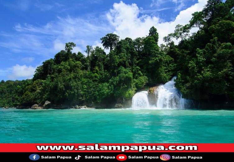 Air Terjun Kiti-Kiti di Kabupaten Fakfak, Papua Barat (Keluyuran.com)
