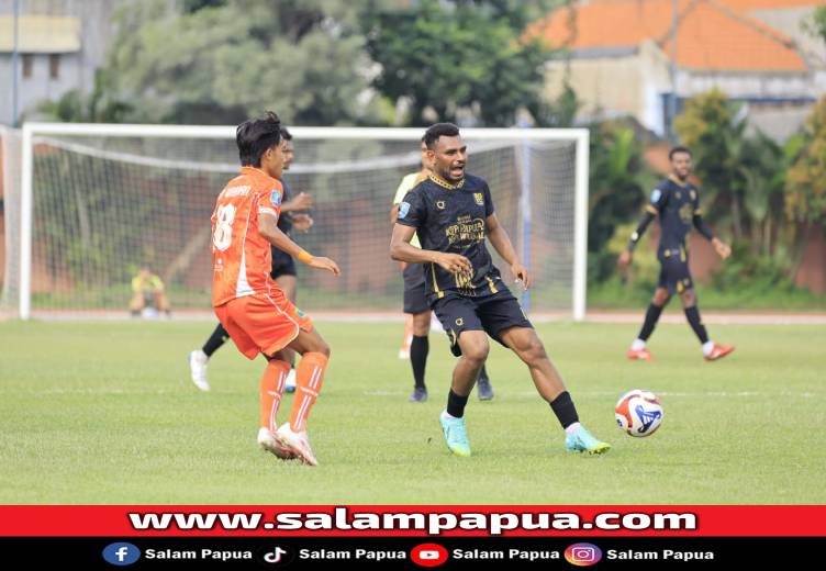 Suasana laga WBFC Papua Tengah versus Persekabpas Pasuruan pada lanjutan putaran kedua Grup D Liga Nusantara musim 2025/2026 yang berlangsung di Lapangan Thor, Surabaya, Selasa (30/12/2025)(Dokumen WBFC Papua Tengah)
