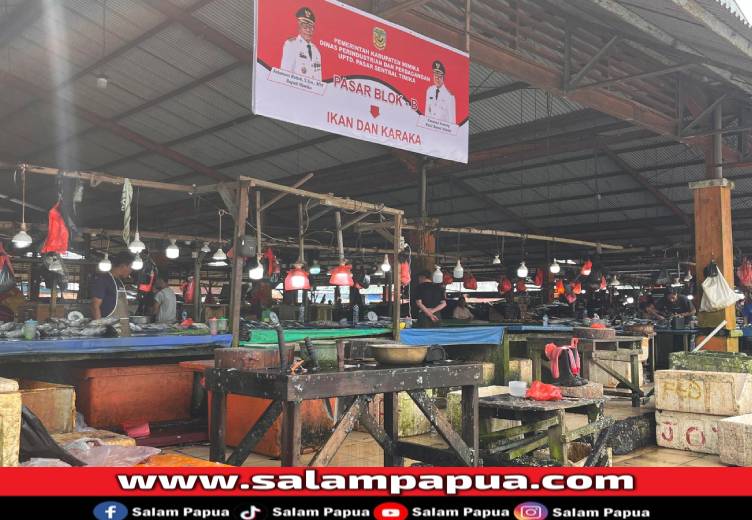 Disperindag Dan Loka POM Mimika Lakukan Pemeriksaan Pewarna Ikan Di Pasar Sentral
