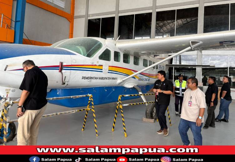 Lima Operator Lakukan Pengecekan Fisik Pesawat Cessna Milik Pemkab Mimika