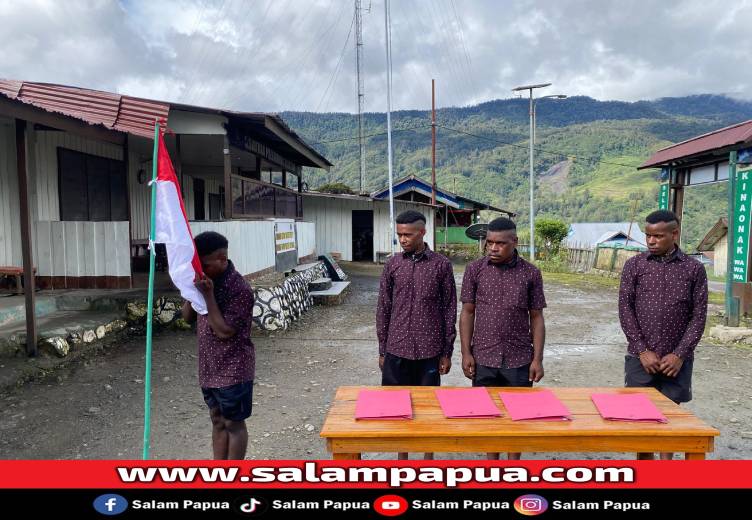 Cium Bendera Merah Putih, Empat Anggota KKB Kembali Ke Pangkuan NKRI