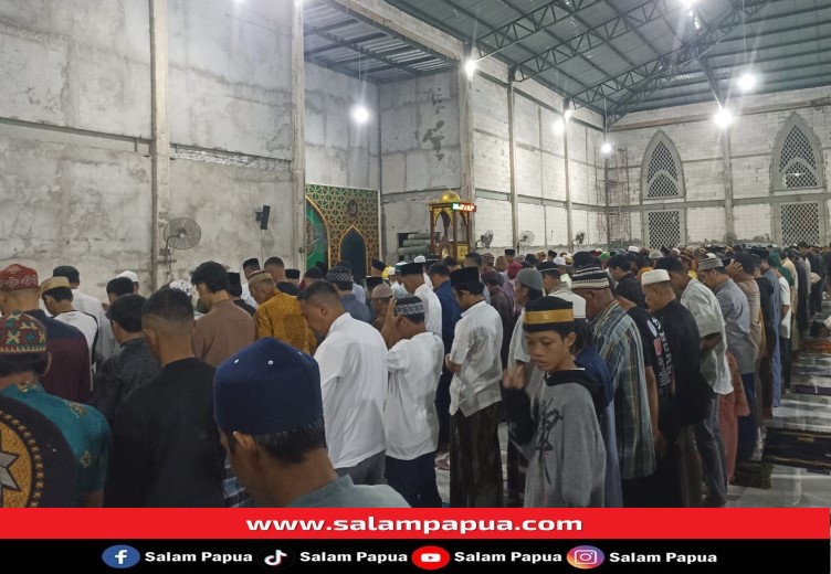 Salat Tarawih Perdana, Saat Puasa Umat Muslim Di Timika Diajak Tetap Jaga Hubungan Baik Antar Sesama