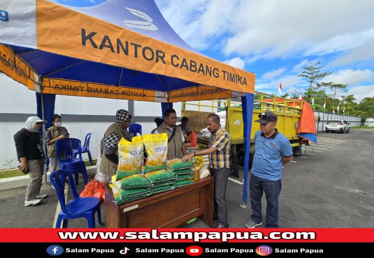 Warga Antusias, Bulog Gelar Pasar Murah Di Kantor Distrik Miru