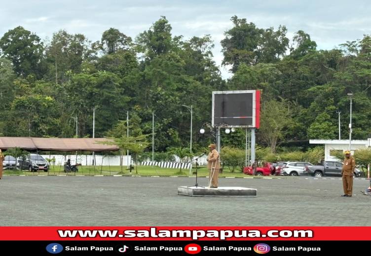Pimpin Apel Gabungan Terakhir, Sekda Mimika Ajak ASN Dukung Kepemimpinan Bupati