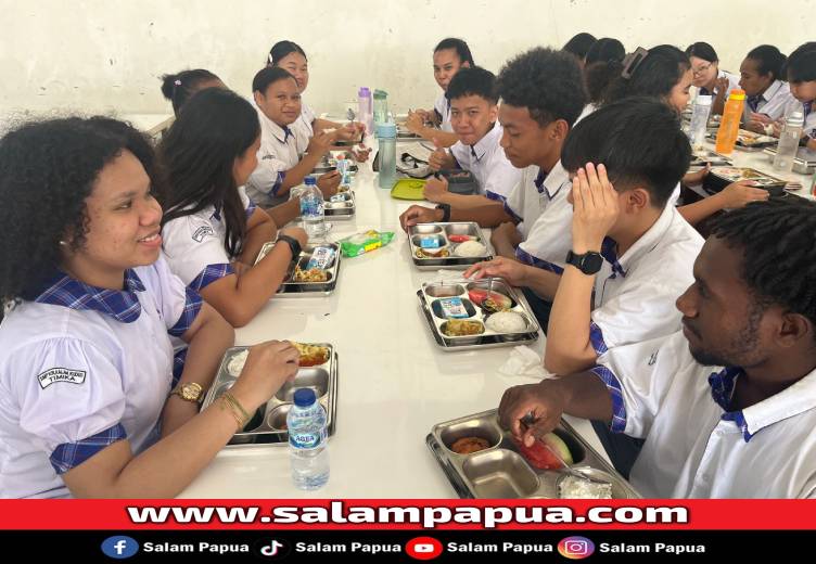 Sekolah Kalam Kudus Timika Terima 1.149 Porsi MBG, Ketua Yayasan: Program Ini Sangat Membantu Orang Tua