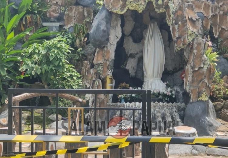 Seorang Pria Merusak Patung Bunda Maria Di Goa Katedral Tiga Raja Timika, Warga Diimbau Agar Tidak Terprovokasi