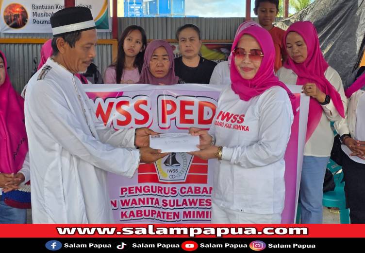 Peduli Korban Kebakaran Poumako, IWSS Mimika Salurkan Bantuan Uang Tunai