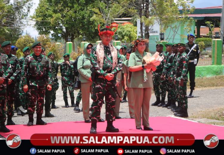 Pangdivif 3 Kostrad Kunjungi Yonif 756/WMS Di Wamena, Tekankan Kesiapsiagaan Dan Loyalitas Prajurit