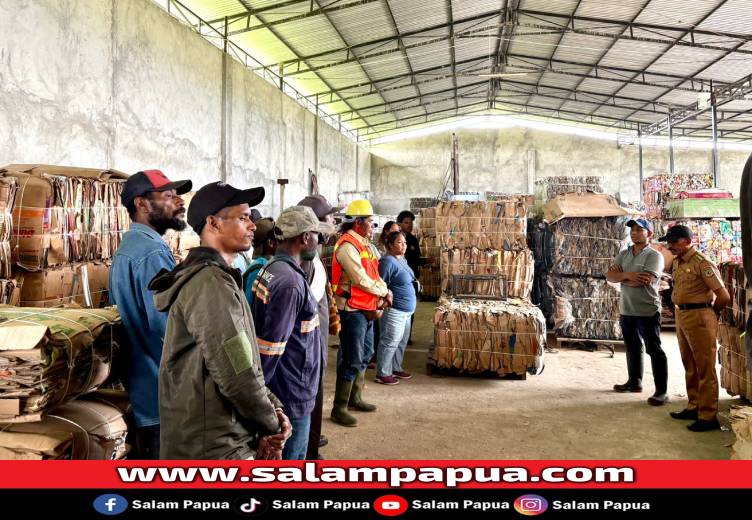 22 Karyawan Bank Sampah Distrik Miru Ikut Pelatihan Pemilah Sampah