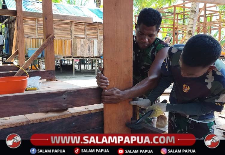 Gotong Royong TNI Dan Warga, Progres MCK TMMD Di Keakwa Capai 25 Persen