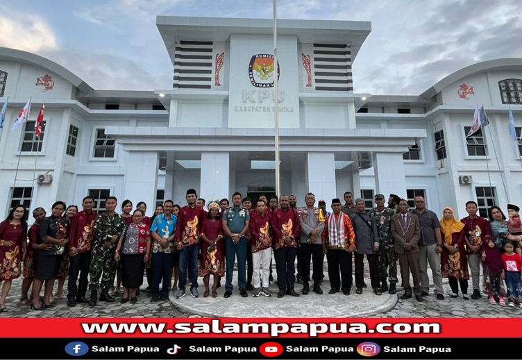 KPU Mimika Gelar Ibadah Syukur Menempati Kantor Baru