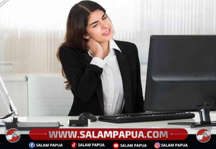 6 Cara Atasi Nyeri Leher Akibat Terlalu Lama Di Depan Komputer