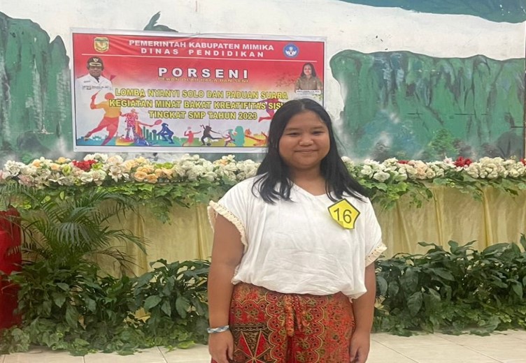 Janella Liora, Siswi SMP Kalam Kudus Raih Juara I Lomba Menyanyi Solo Tingkat SMP Se-Kabupaten Mimika