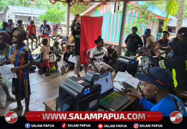 49 Pasangan Di Pesisir Mimika Ikuti Nikah Massal, Dukcapil Hadirkan Layanan Jemput Bola