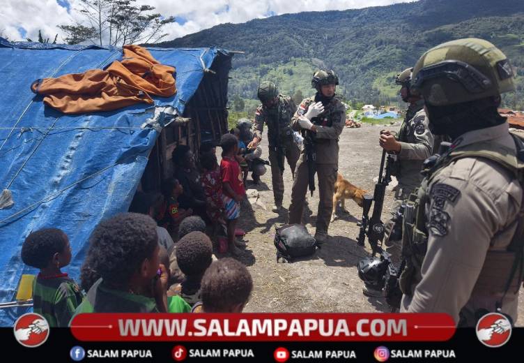 Satgas Damai Cartenz Patroli Dan Beri Layanan Kesehatan Di Pengungsian Gigobak Sinak
