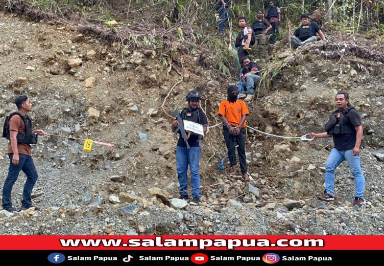 Satgas Damai Cartenz Peragakan 21 Adegan Rekonstruksi Pembunuhan Dua Brimob Oleh KKB Di Nabire