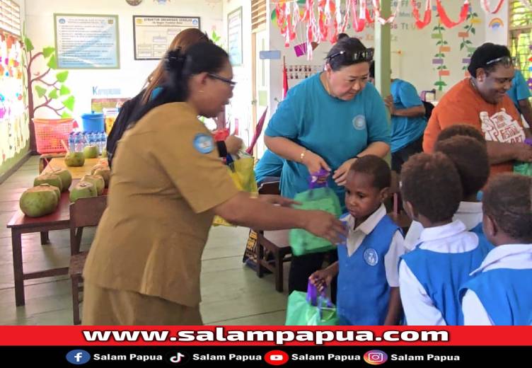 Ketua TP-PKK Mimika Minta Lintas Sektor Perhatikan Kebutuhan Pokok Di Distrik Pesisir