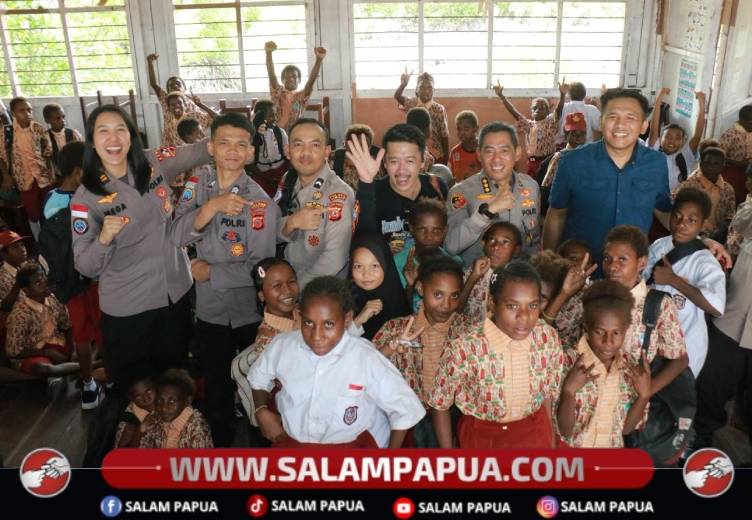 Aksi Humanis Satgas Damai Cartenz, Siswa SDN Poumako 1 Dapat Edukasi Dan Bantuan