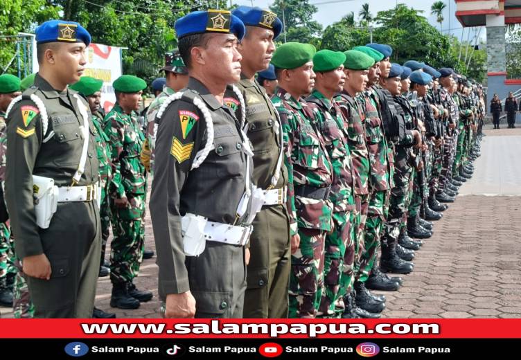 Jelang Ibadah Natal, Tim Jibom Gegana Sterilisasi Enam Gereja Besar Di Timika